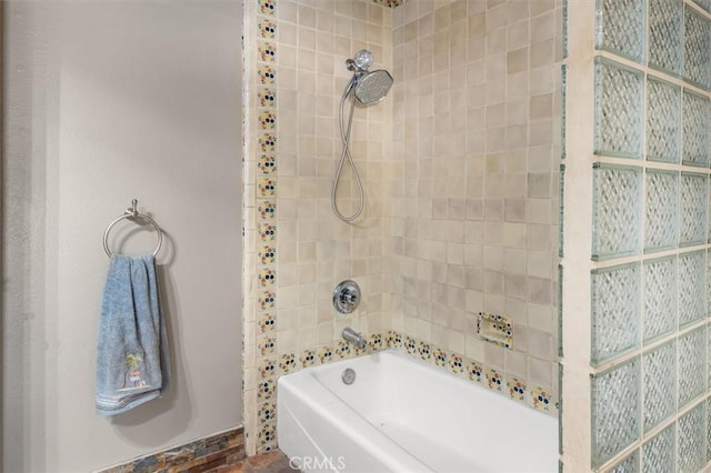 30052 Hunstock St, Castaic, CA 91384 - full bathroom featuring shower / washtub combination