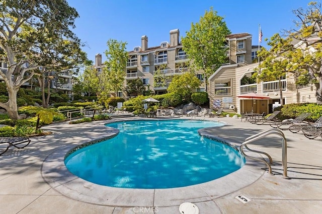 20371 Bluffside Cir Unit B401, Huntington Beach, CA 92646 - community pool with a patio area