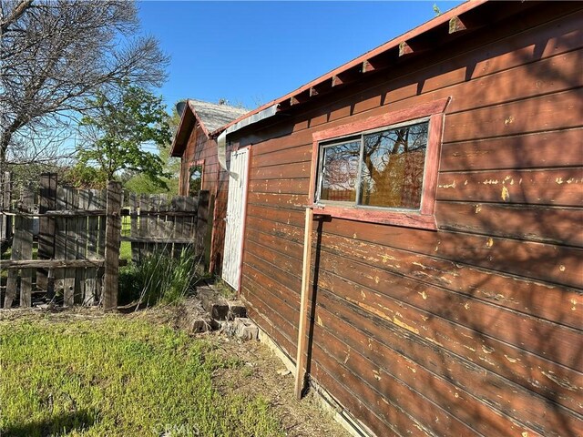 23271 Olive Ave, Gerber, CA 96035 - view of side of home with fence