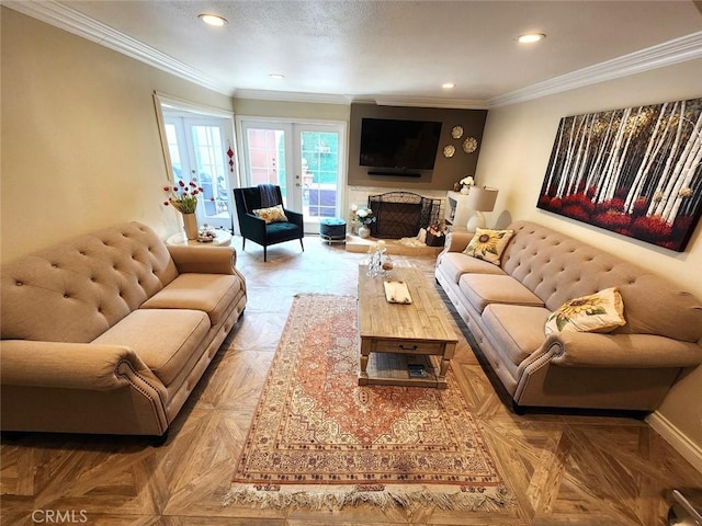 living area with recessed lighting, ornamental molding, and baseboards