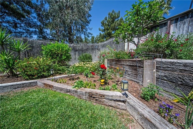 32851 Naples Ct, Temecula, CA 92592 - view of yard featuring a fenced backyard
