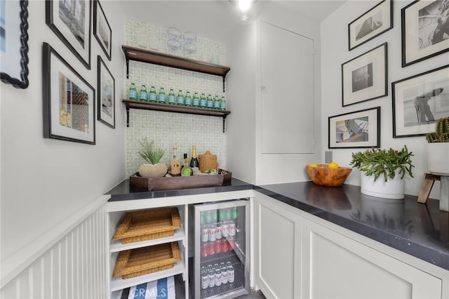 1012 10th St, Manhattan Beach, CA 90266 - bar featuring beverage cooler, a dry bar, and decorative backsplash