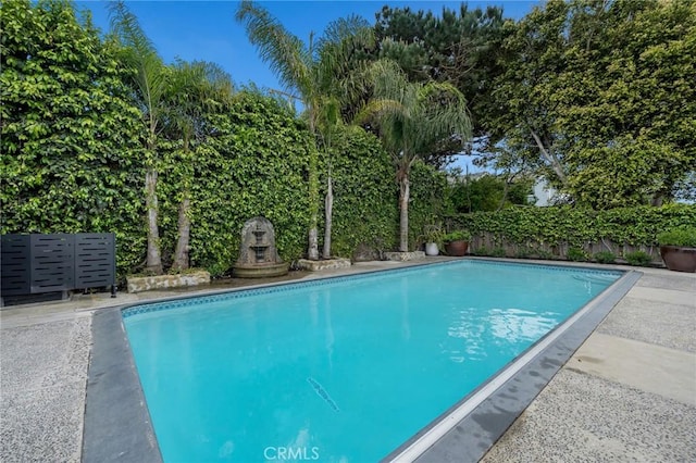 1012 10th St, Manhattan Beach, CA 90266 - view of swimming pool featuring a fenced in pool