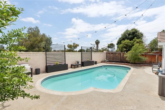 39896 Osprey Rd, Murrieta, CA 92562 - view of swimming pool with a patio area and a fenced backyard