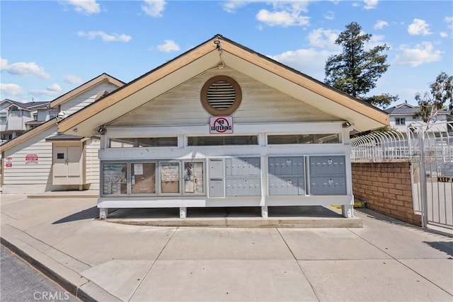 11150 Glenoaks Blvd Unit 98, Pacoima, CA 91331 - view of building exterior featuring fence