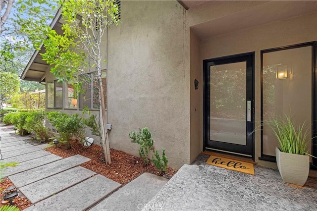 527 Bradford St, Pasadena, CA 91105 - property entrance featuring stucco siding