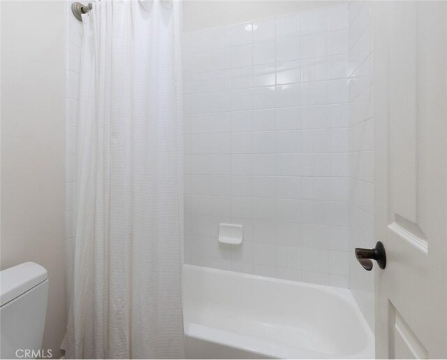 26 Via Fontibre, San Clemente, CA 92673 - bathroom with toilet and shower / tub combo with curtain