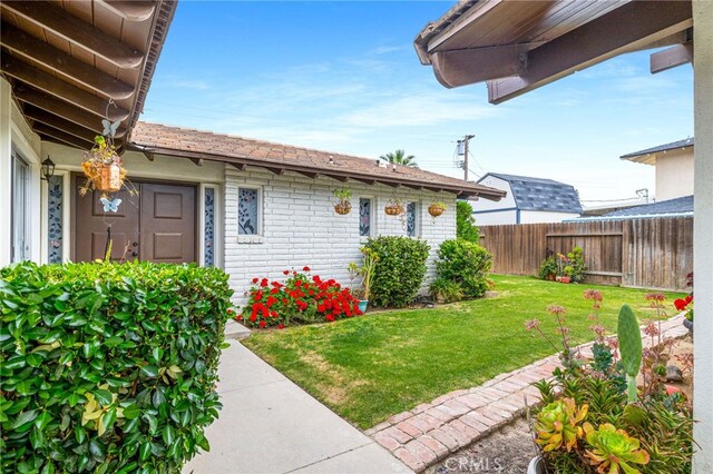 3406 Elm St, Bakersfield, CA 93301 - exterior space featuring fence