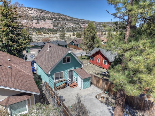 bird's eye view featuring a mountain view