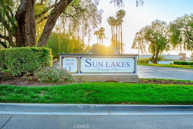 view of community / neighborhood sign