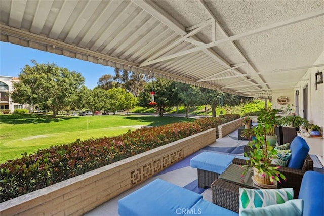 5472 Paseo Del Lago E Unit B, Laguna Woods, CA 92637 - view of patio