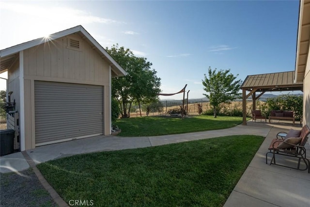 garage with fence