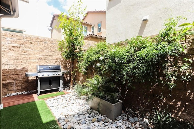 view of yard featuring fence