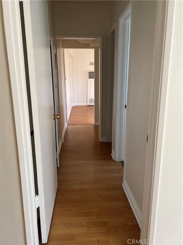 1548 N Alexandria Ave, Los Angeles, CA 90027 - corridor featuring light wood-type flooring and baseboards