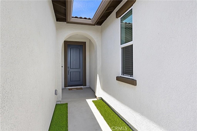 36225 Beacon Light Way, Wildomar, CA 92595 - property entrance featuring stucco siding