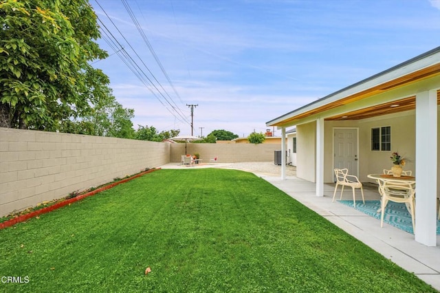 17632 E Covina Blvd, Covina, CA 91722 - fenced backyard with a patio area