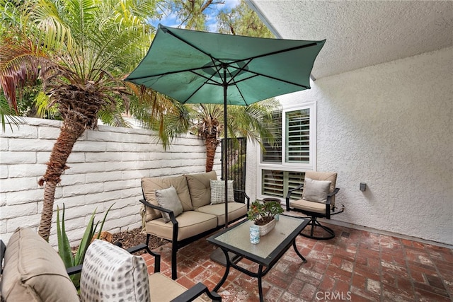 964 Calle Aragon Unit D, Laguna Woods, CA 92637 - view of patio featuring outdoor lounge area and a fenced backyard