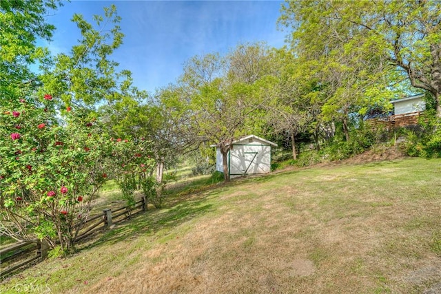 12 Linda Loma Dr, Oroville, CA 95966 - view of yard with an outbuilding and a storage shed