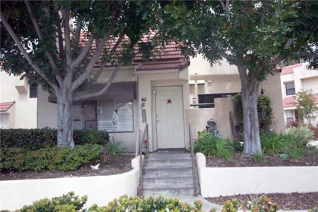82 Largo St, Laguna Niguel, CA 92677 - entrance to property featuring stucco siding