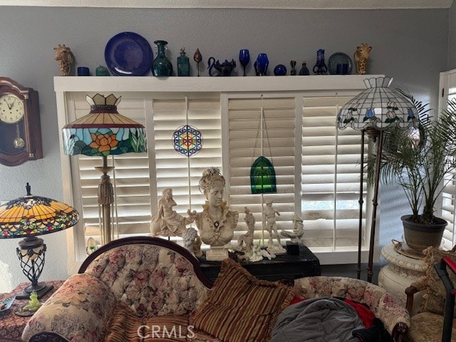 82 Largo St, Laguna Niguel, CA 92677 - detailed view of a textured wall