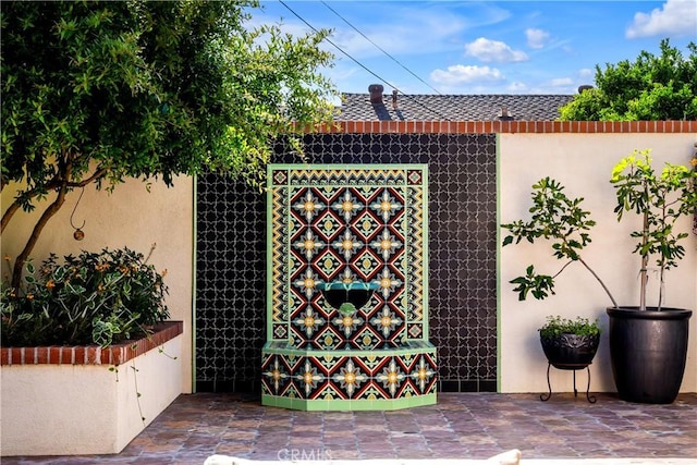 2020 N Victoria Dr, Santa Ana, CA 92706 - gate featuring fence