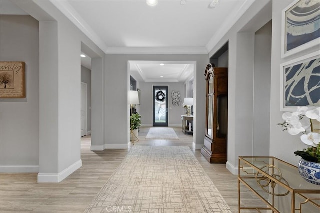 28934 Rangeview Dr, Murrieta, CA 92563 - entrance foyer featuring light wood-style flooring, baseboards, ornamental molding, and recessed lighting