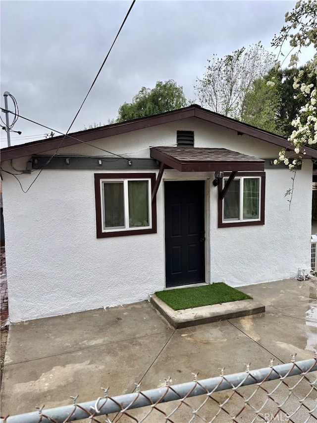 29040 Sheridan Rd, Castaic, CA 91384 - view of front of property with a patio, fence, and stucco siding