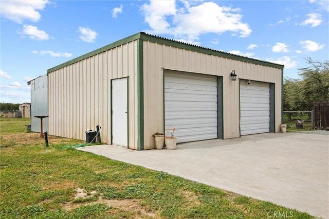 detached garage with fence