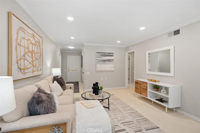 living area with visible vents, crown molding, light carpet, baseboards, and recessed lighting