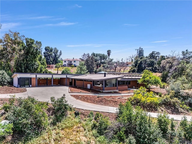 15495 Washington St, Riverside, CA 92506 - view of front of property featuring driveway