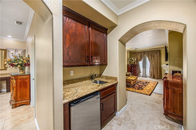 652 Fairway Dr, Redlands, CA 92373 - indoor wet bar with dishwasher, arched walkways, crown molding, and baseboards