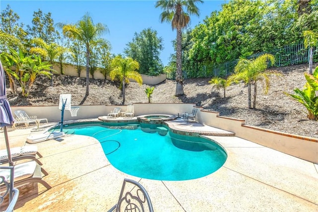 652 Fairway Dr, Redlands, CA 92373 - view of swimming pool featuring a patio area, a fenced backyard, and a pool with connected hot tub