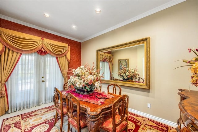 652 Fairway Dr, Redlands, CA 92373 - dining room with baseboards, ornamental molding, and recessed lighting