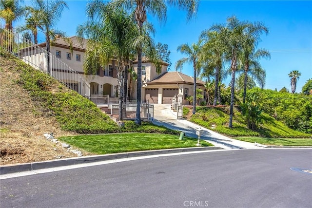 652 Fairway Dr, Redlands, CA 92373 - surrounding community featuring fence, an attached garage, and concrete driveway