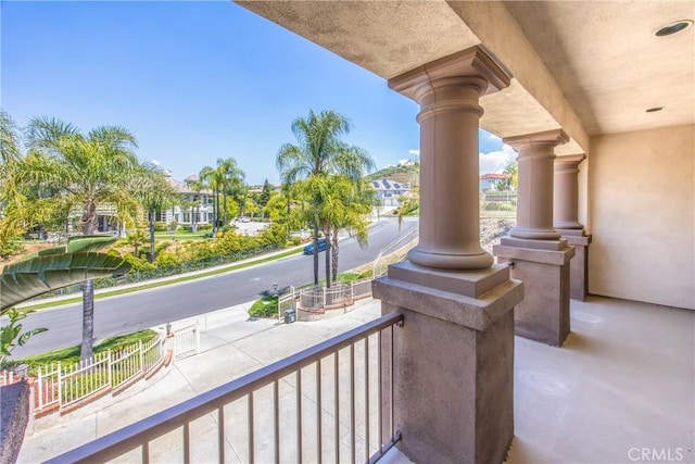 652 Fairway Dr, Redlands, CA 92373 - balcony with a porch