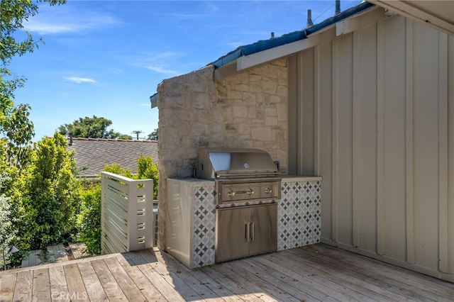 567 Flora St, Laguna Beach, CA 92651 - deck with a grill and an outdoor kitchen