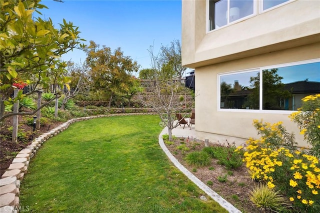 view of yard with a patio