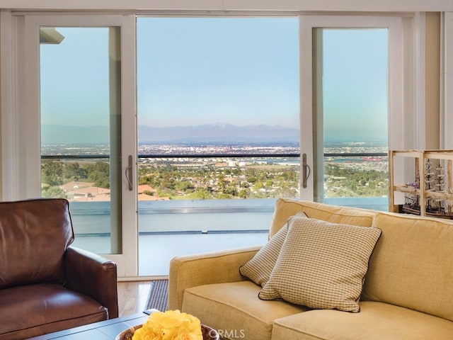 43 Avenida Corona, Rancho Palos Verdes, CA 90275 - living area with a mountain view