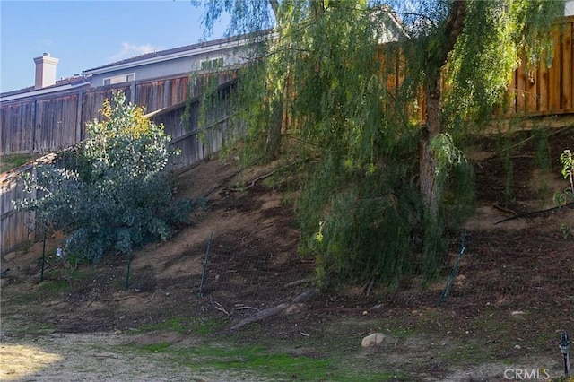 27069 Dawnview Ct, Corona, CA 92883 - view of yard featuring fence