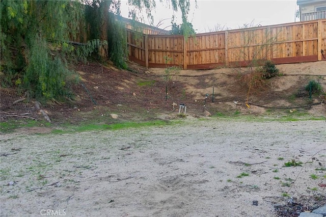 27069 Dawnview Ct, Corona, CA 92883 - view of yard featuring fence