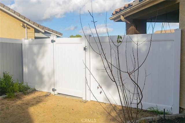 27069 Dawnview Ct, Corona, CA 92883 - view of side of property with fence and stucco siding