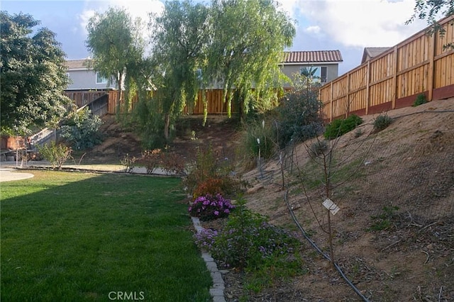 27069 Dawnview Ct, Corona, CA 92883 - view of yard with fence