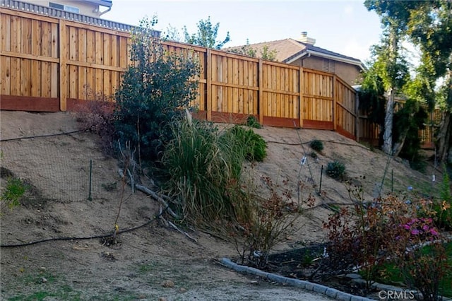 27069 Dawnview Ct, Corona, CA 92883 - view of yard with fence