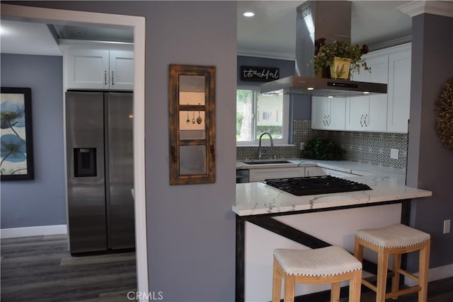 kitchen featuring a sink, black gas cooktop, island range hood, stainless steel fridge with ice dispenser, and dark wood finished floors