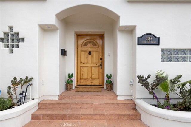 300302 S Bayfront, Newport Beach, CA 92662 - entrance to property with stucco siding
