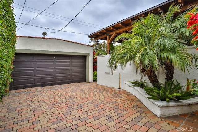 1956 E Woodlyn Rd, Pasadena, CA 91104 - view of detached garage