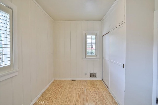 1956 E Woodlyn Rd, Pasadena, CA 91104 - unfurnished bedroom featuring baseboards, light wood-style flooring, and visible vents