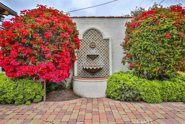1956 E Woodlyn Rd, Pasadena, CA 91104 - exterior space