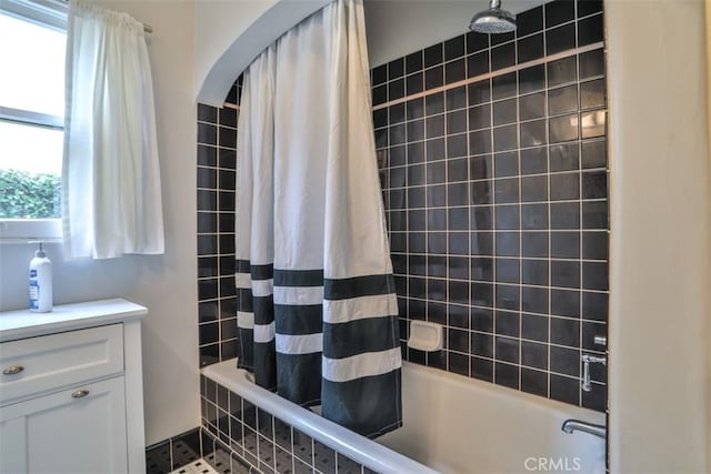 1956 E Woodlyn Rd, Pasadena, CA 91104 - full bathroom featuring tiled shower / bath combo