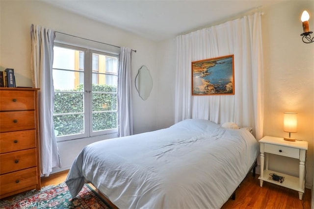 1956 E Woodlyn Rd, Pasadena, CA 91104 - bedroom with wood finished floors